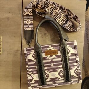 Wrangler Geometric Gray Black and Cream Shoulder Bag